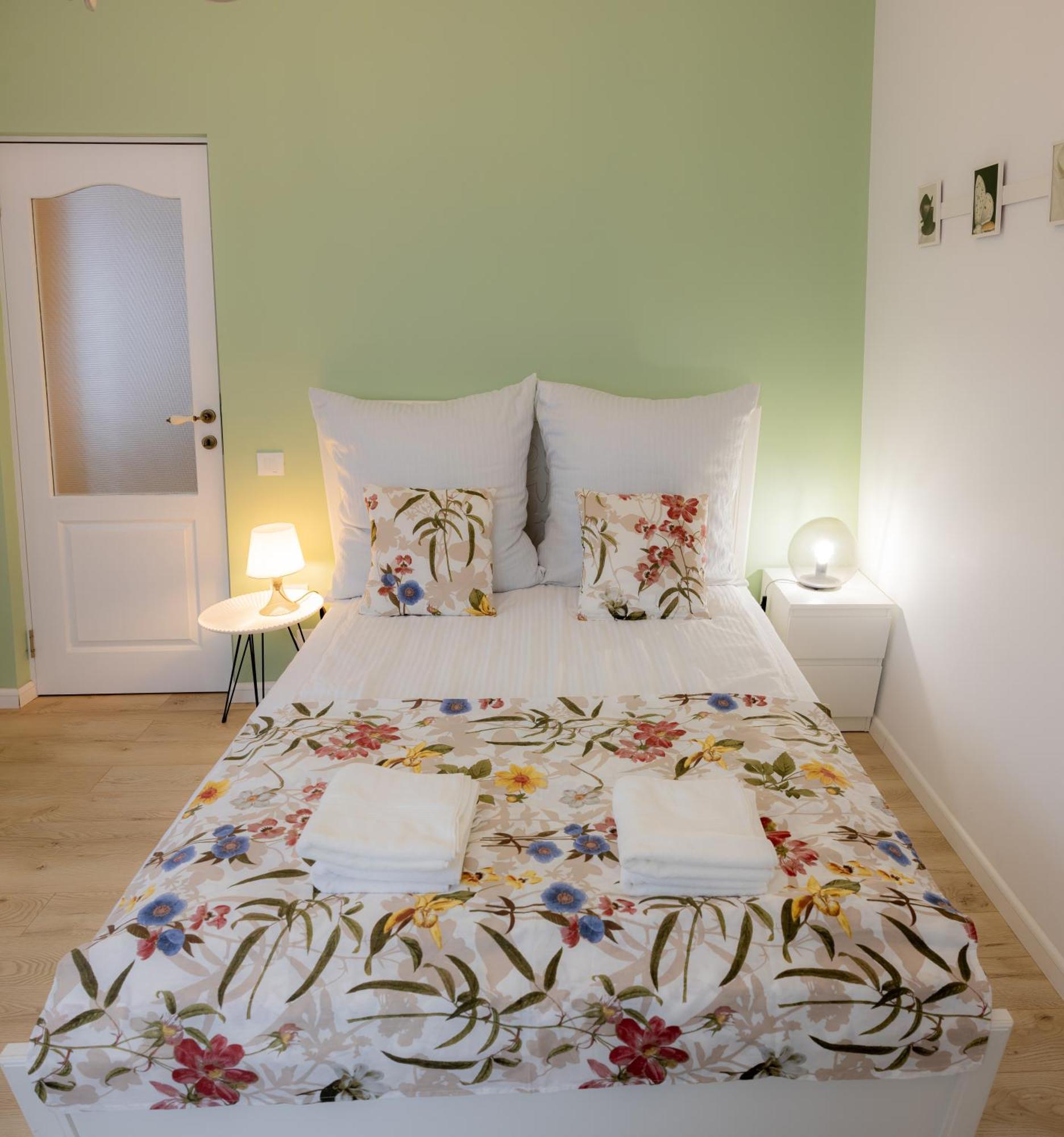 Homey Luxury- Entire House, Free Parking, Yard Cluj-Napoca Exterior photo